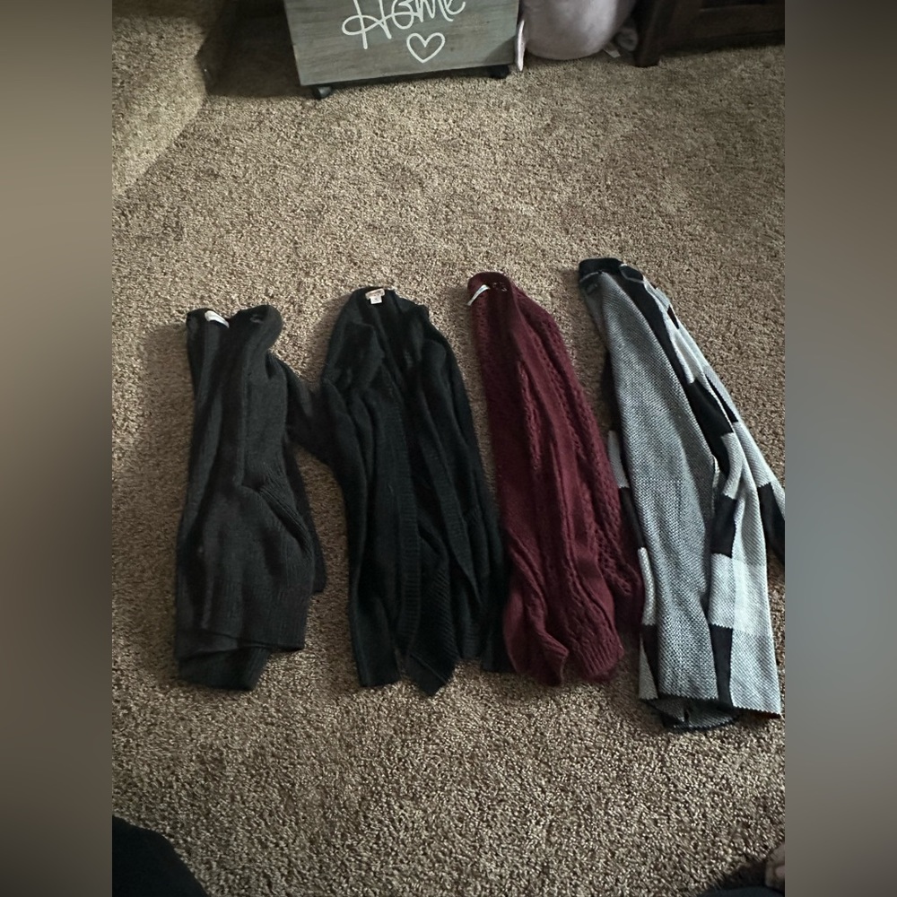 Cardigans ! - Picture 2 of 4